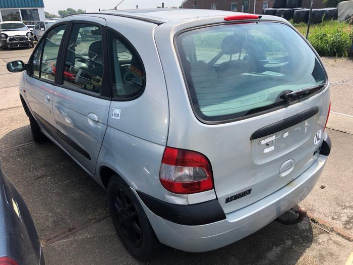 Renault Scénic I 1.6 16V Samochód złomowany (2002, Szary)