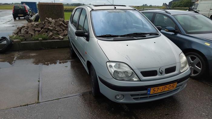 Renault Scénic I 1.6 16V Samochód złomowany (2002, Szary)
