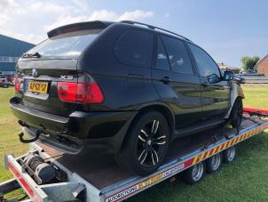 BMW X5 4.4 V8 32V Épave (2001, Noir)