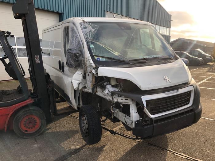 Peugeot Boxer 2.2 Blue HDi 140 Épave (2021, Blanc)