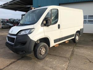 Peugeot Boxer 2.2 Blue HDi 140 Épave (2021, Blanc)