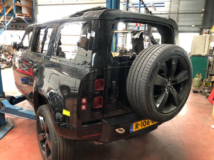 Landrover Defender Épave (2022, Noir)