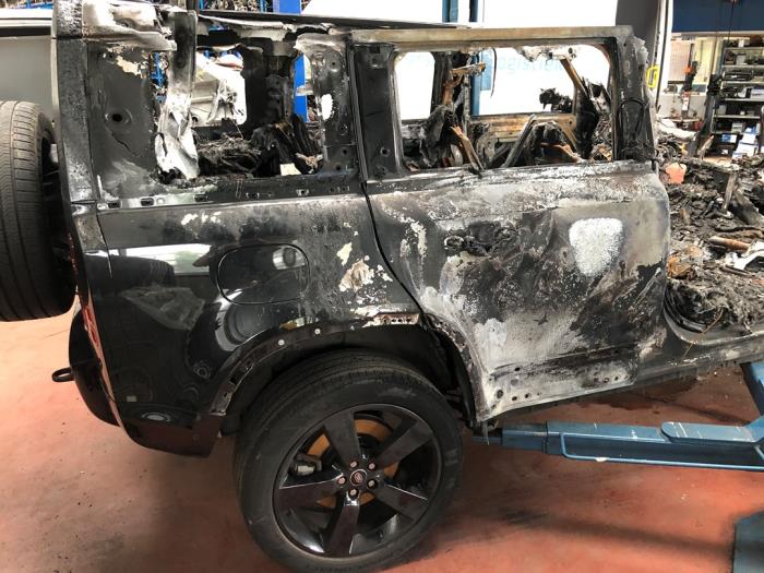 Landrover Defender Épave (2022, Noir)
