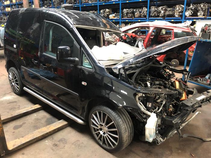Volkswagen Caddy III 1.6 TDI 16V Skrotfordon (2012, ZWART)