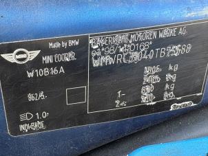 Mini Cooper Épave (2002, Bleu)