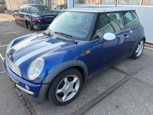 Mini Cooper Épave (2002, Bleu)