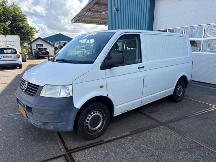 Volkswagen Transporter T5 1.9 TDi  (Épave)