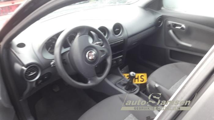 Seat Ibiza III 1.2 12V Vehículo de desguace (2007, Negro)