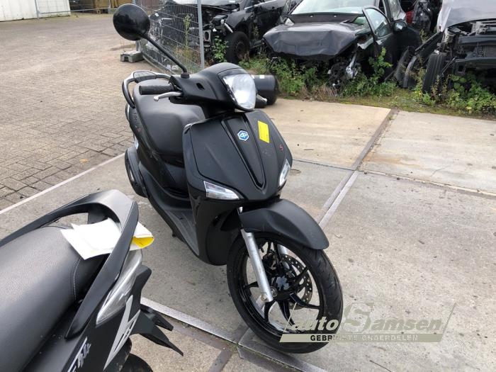 Piaggio BR. Liberty Scooter (Salvage vehicle, 2022, Granite)
