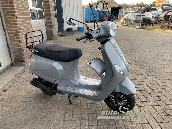 Miscellaneous Scooter Scooter (Salvage vehicle, 2022, Granite)