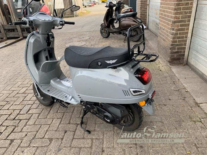 Miscellaneous Scooter Scooter (Salvage vehicle, 2022, Granite)