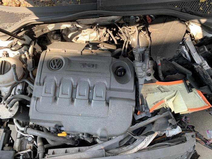 Volkswagen Passat Variant 2.0 TDI 16V 150 Voiture accidentée (2017, Blanc)