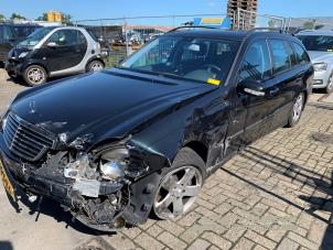 Mercedes E Combi 3.2 E-320 CDI 24V Vehículo de desguace (2005, Negro)