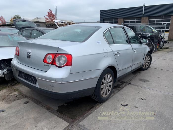 Volkswagen Passat 2.0 FSI 16V Vehículo de desguace (2006, Gris)