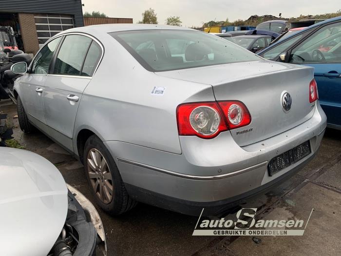 Volkswagen Passat 2.0 FSI 16V Vehículo de desguace (2006, Gris)