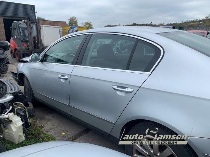Volkswagen Passat 2.0 FSI 16V Vehículo de desguace (2006, Gris)