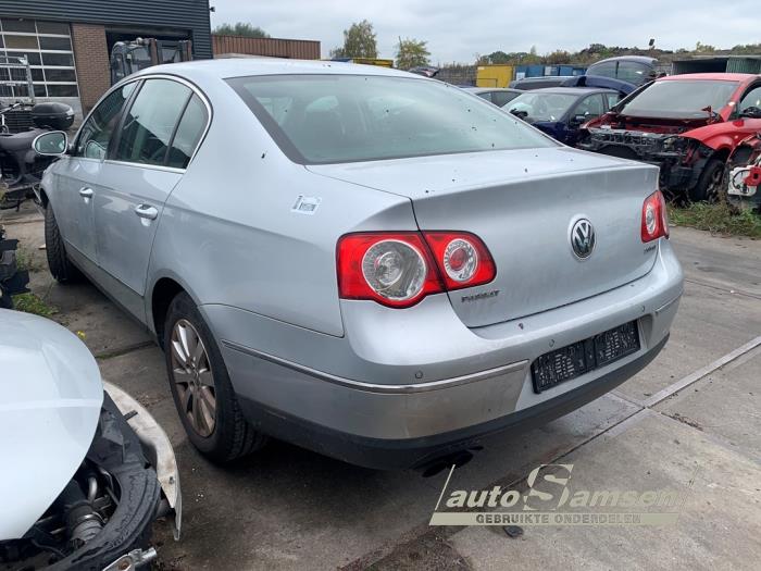 Volkswagen Passat 2.0 FSI 16V Vehículo de desguace (2006, Gris)