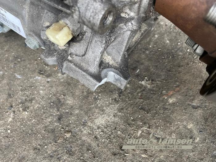 BMW 1 serie 116d 1.6 16V Efficient Dynamics Skrotfordon (2015, ZWART)