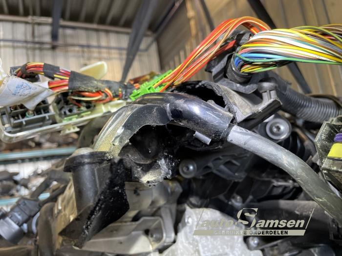 BMW 1 serie 116d 1.6 16V Efficient Dynamics Skrotfordon (2015, ZWART)