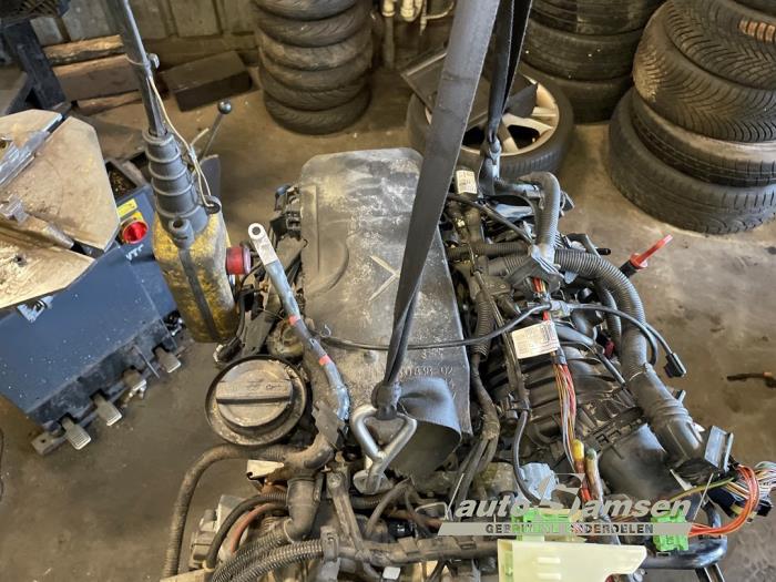 BMW 1 serie 116d 1.6 16V Efficient Dynamics Skrotfordon (2015, ZWART)