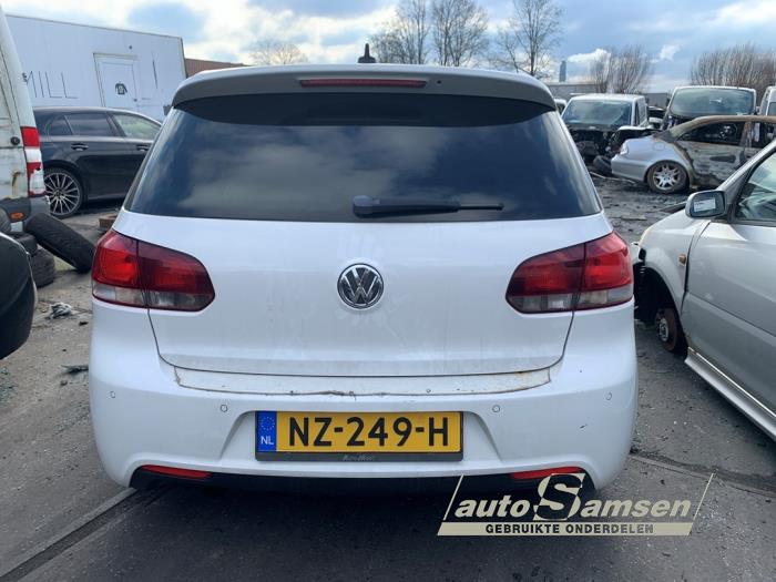 Volkswagen Golf VI 1.2 TSI BlueMotion Épave (2012, Blanc)
