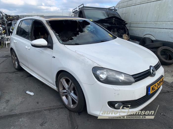 Volkswagen Golf VI 1.2 TSI BlueMotion Épave (2012, Blanc)