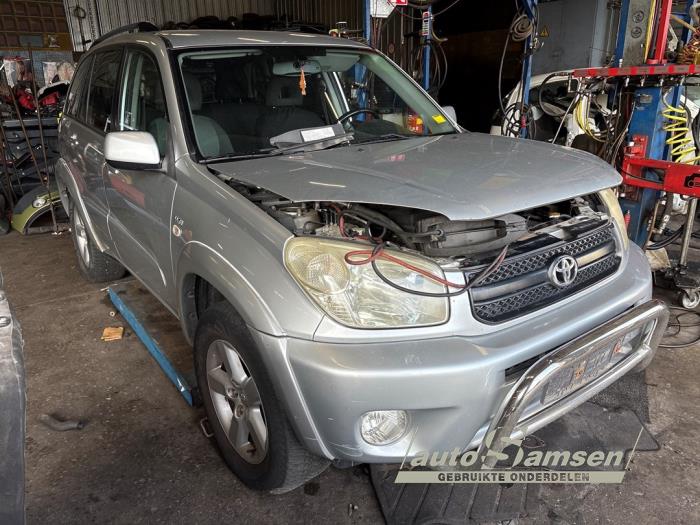 Toyota RAV4 2.0 16V VVT-i 4x4 Épave (2004, Gris)