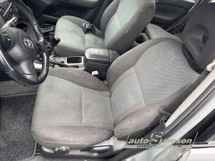 Toyota RAV4 2.0 16V VVT-i 4x4 Épave (2004, Gris)