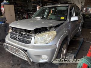Toyota RAV4 2.0 16V VVT-i 4x4 Épave (2004, Gris)