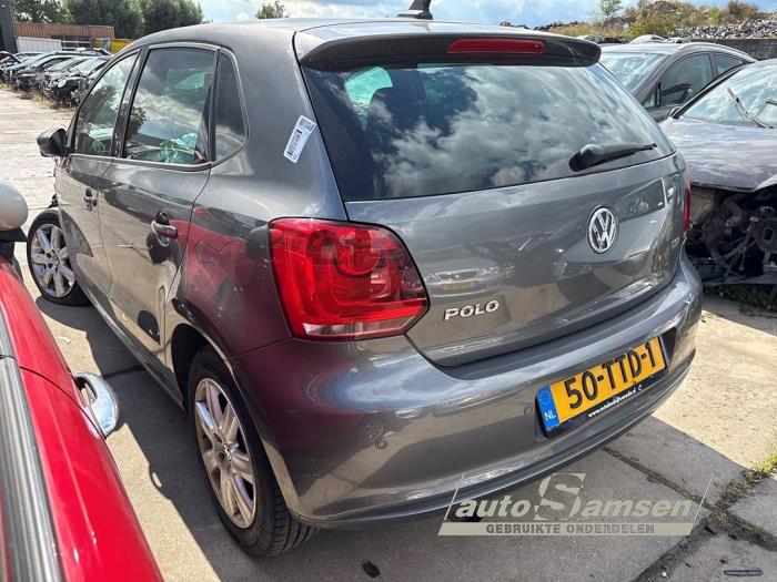 Volkswagen Polo V 1.2 TSI Skrotfordon (2012, GRIJS)