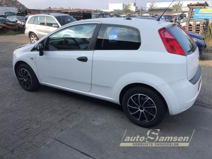 Fiat Grande Punto 1.2 Coche dañado (2009, Blanco)
