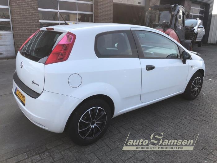 Fiat Grande Punto 1.2 Coche dañado (2009, Blanco)