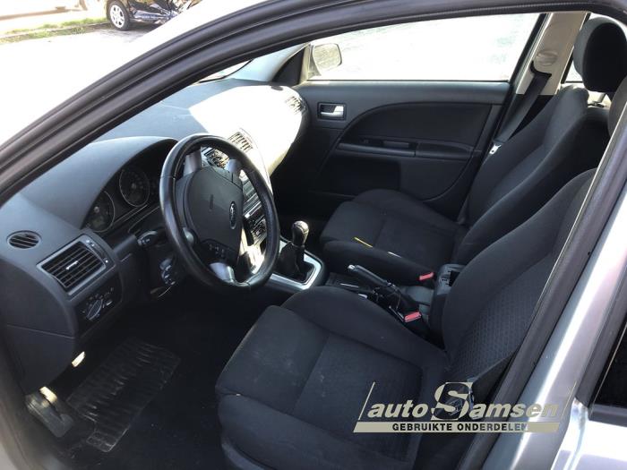 Ford Mondeo III 2.0 16V Samochód uszkodzony (2004, Szary)