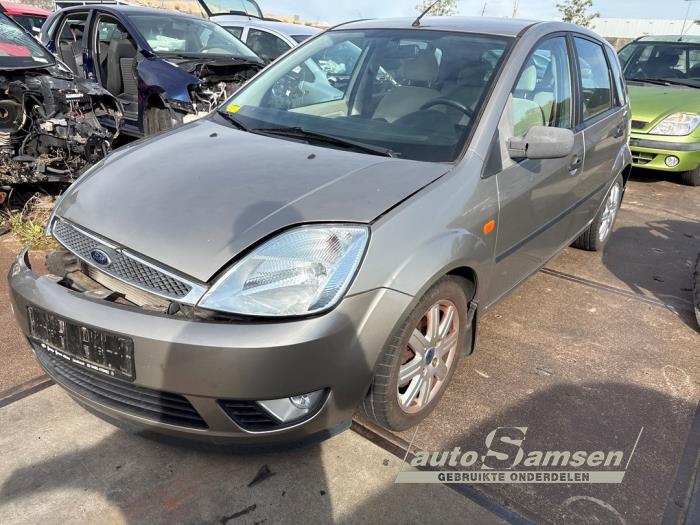 Ford Fiesta 5 1.4 16V Épave (2003, Gris)