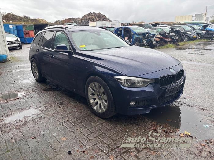 BMW 3 serie Touring 320i 2.0 16V Vehículo de desguace (2019, Azul)
