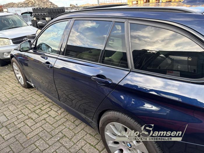 BMW 3 serie Touring 320i 2.0 16V Vehículo de desguace (2019, Azul)