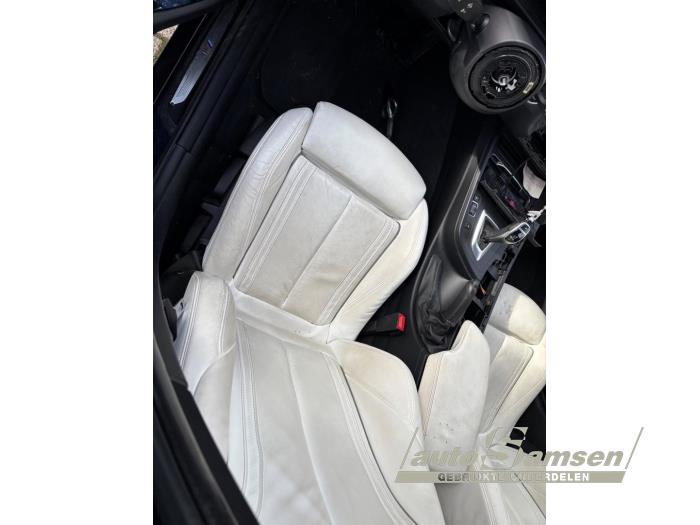 BMW 3 serie Touring 320i 2.0 16V Vehículo de desguace (2019, Azul)