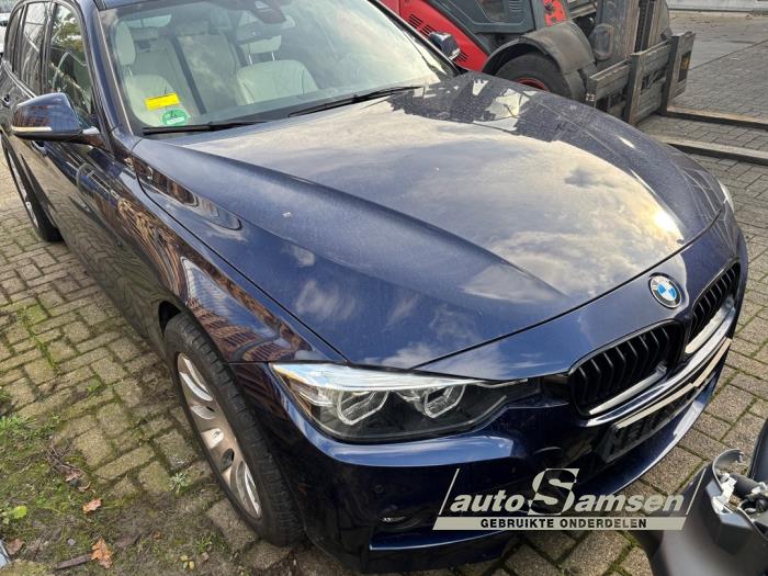 BMW 3 serie Touring 320i 2.0 16V Vehículo de desguace (2019, Azul)
