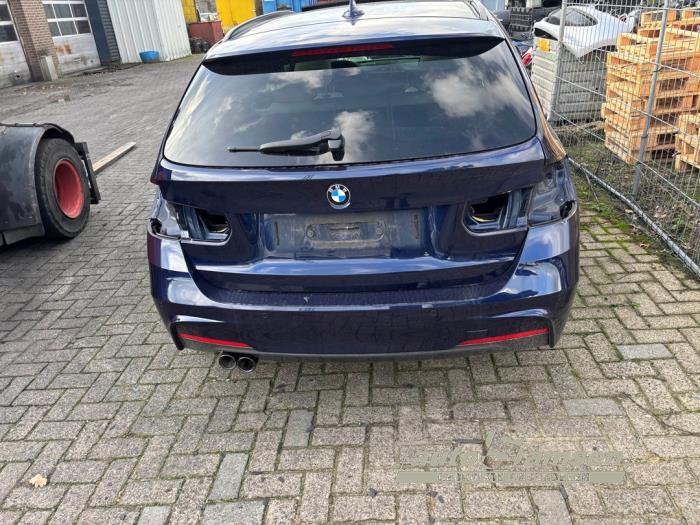 BMW 3 serie Touring 320i 2.0 16V Vehículo de desguace (2019, Azul)