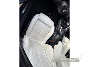 BMW 3 serie Touring 320i 2.0 16V Vehículo de desguace (2019, Azul)