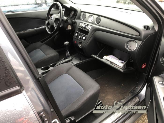 Mitsubishi Outlander 2.0 16V 4x2 Épave (2005, Gris)