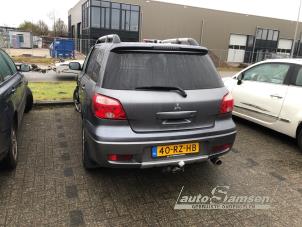 Mitsubishi Outlander 2.0 16V 4x2 Épave (2005, Gris)