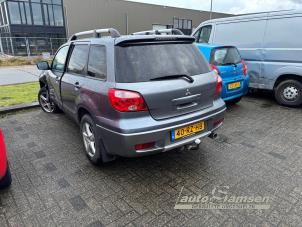 Mitsubishi Outlander 2.0 16V 4x2 Épave (2005, Gris)