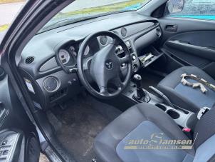 Mitsubishi Outlander 2.0 16V 4x2 Épave (2005, Gris)