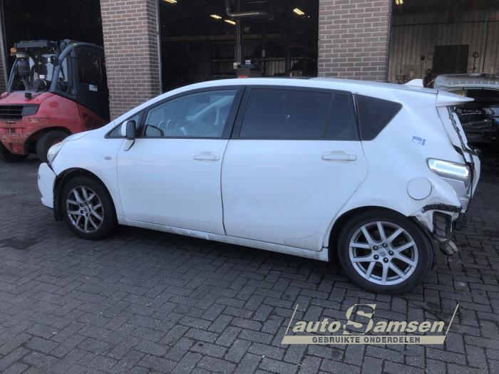 Toyota Verso 1.8 16V VVT-i Épave (2012, Blanc)