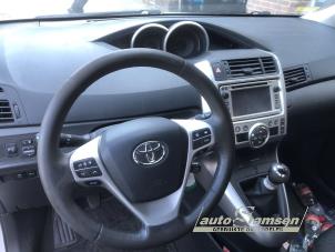 Toyota Verso 1.8 16V VVT-i Épave (2012, Blanc)