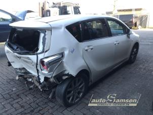 Toyota Verso 1.8 16V VVT-i Épave (2012, Blanc)