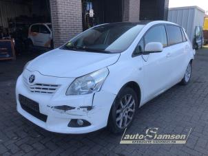 Toyota Verso 1.8 16V VVT-i Épave (2012, Blanc)