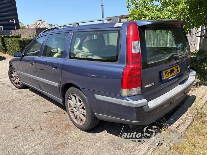 Volvo V70 2.4 20V 140 Épave (2004, Bleu)