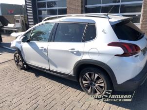 Peugeot 2008 1.2 12V e-THP PureTech 110 Vehículo de desguace (2017, Blanco)